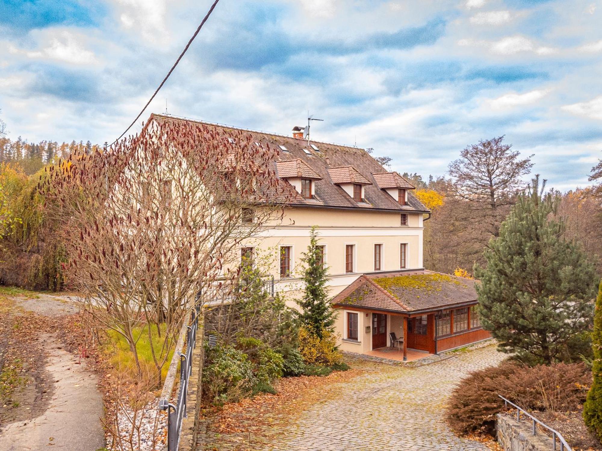 Mlyn Mitrovice Hotel Příbram Kültér fotó